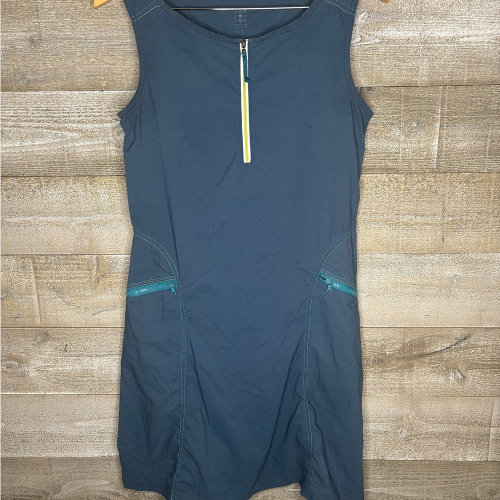 Title Nine golf Sleeveless Dress with Zipper Accents
